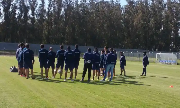 Alvarado tendrá dos cambios en Río Negro. 