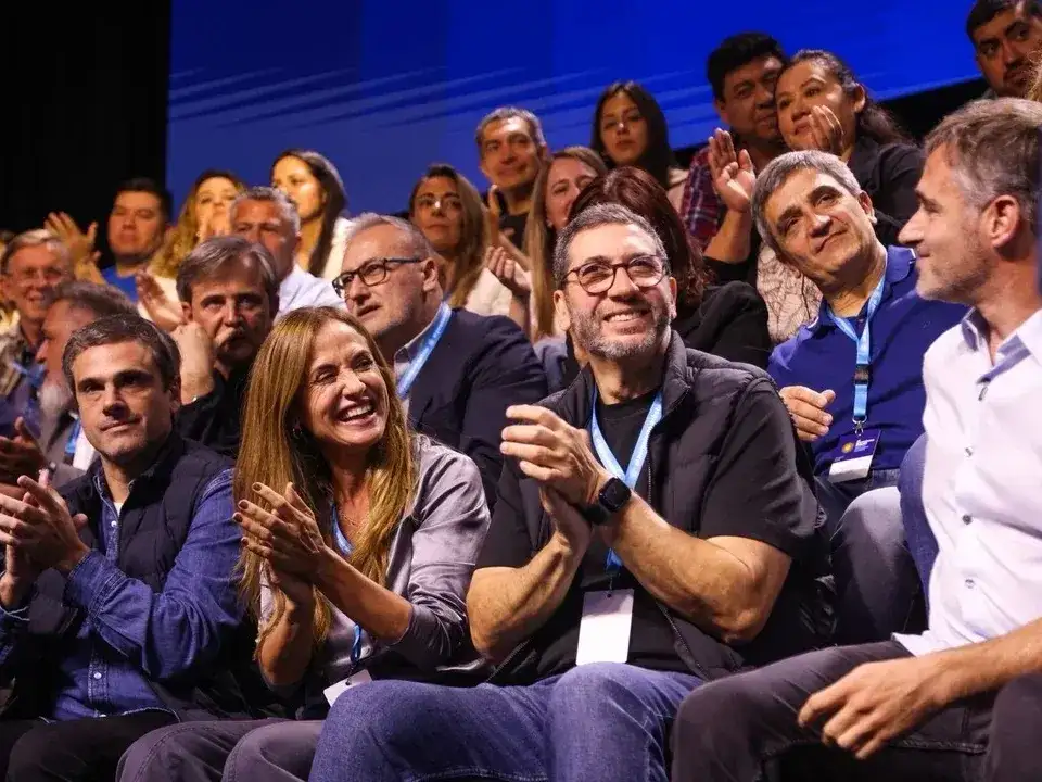 Olmos, Tolosa Paz y Michel lanzaron un nuevo espacio peronista que apuesta por una alternativa de centro y federal.