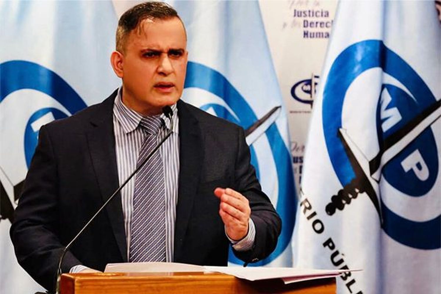 ¡LE PUSIERON LOS GANCHOS! Desmantelan mafia del SAIME en Apure