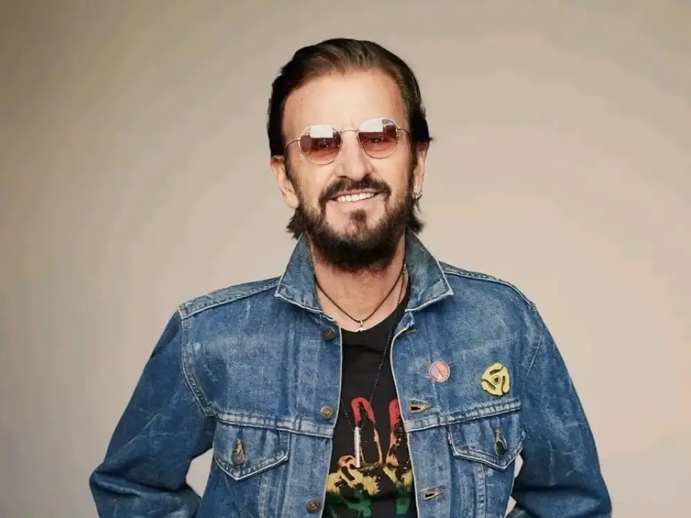 Con este nuevo proyecto, el músico británico vuelve a demostrar su vigencia en la escena musical.