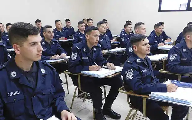 Más de 10 mil aspirantes para ingresar a la Policía de Santa Fe