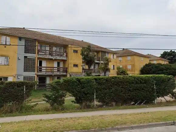 Allanaron un complejo habitacional y rescataron a una víctima de explotación sexual