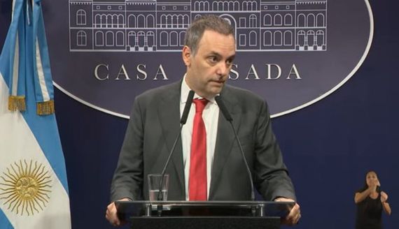 Paro docente: Adorni aseguró que "no está prevista ninguna convocatoria de paritaria"