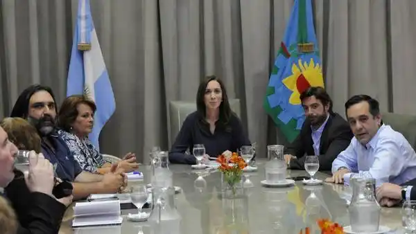 Paritarias bonaerenses 2016: Vidal vuelve a recibir a los docentes a días del inicio de clases