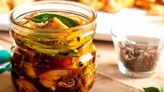 Prohibieron la venta de varios alimentos y un producto médico