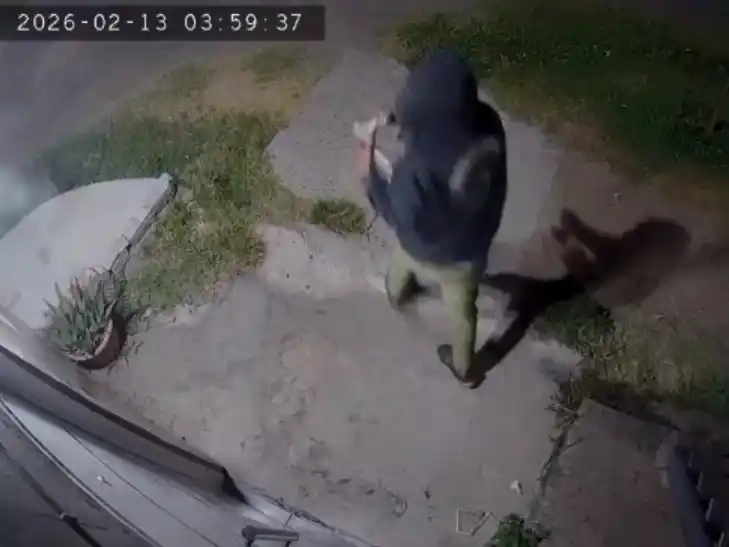 Vecino alerta por delincuentes merodeando la zona