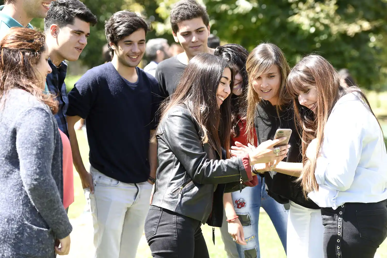 El Frente Renovador quiere seducir el voto de los jóvenes que lo harán por primera vez