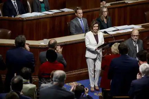 Nancy Pelosi no buscará reelección al liderazgo demócrata