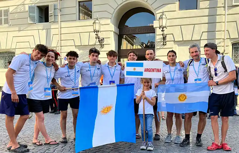 Palistas de Necochea en Italia