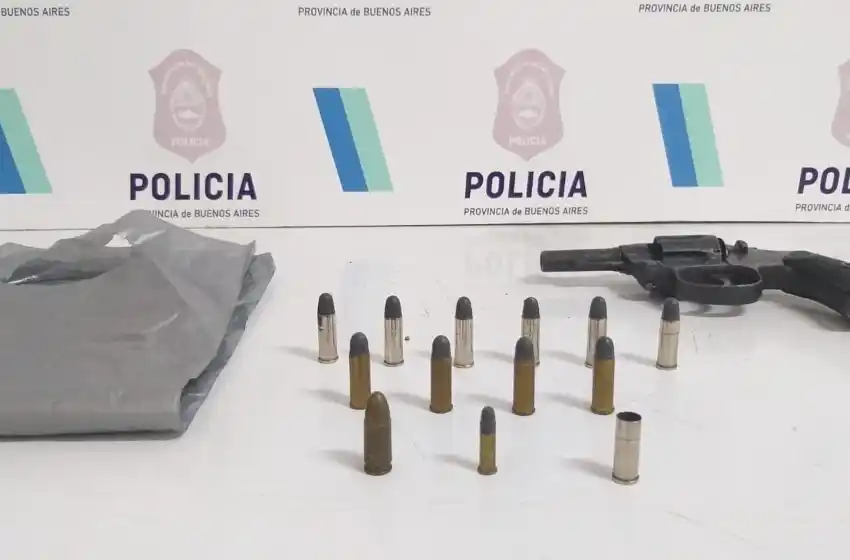 Amenazó con un arma y disparó a su vecino porque estaba haciendo ruido