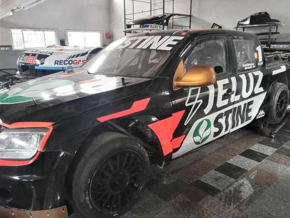 El Uranga Racing suma dos camionetas para lo que viene