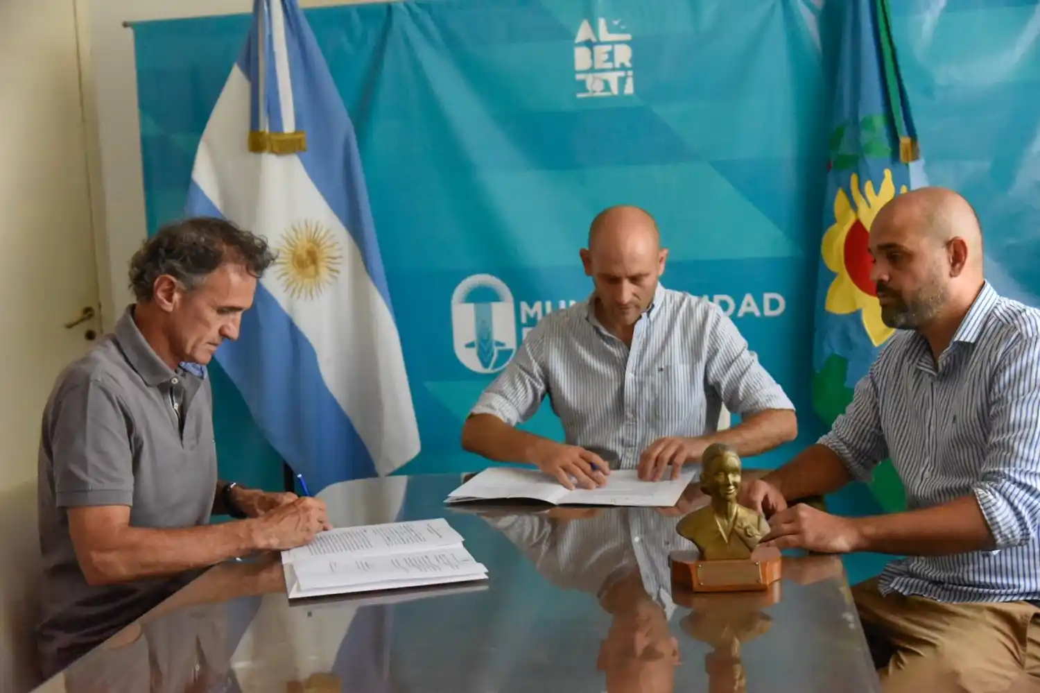Katopodis junto al intendente Germán Lago.