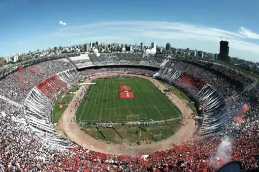 Después del Mundial: El público visitante volverá a los estadios de Capital
