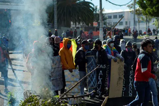 ¡ARDE QUITO! Se tambalea la democracia en Ecuador por ola de protestas