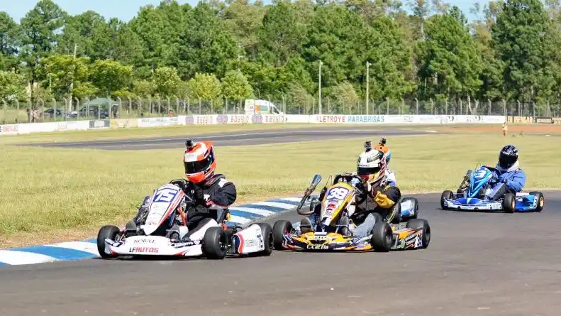 Se larga en el Autódromo el karting Endurance “Desafío de la Naranja”