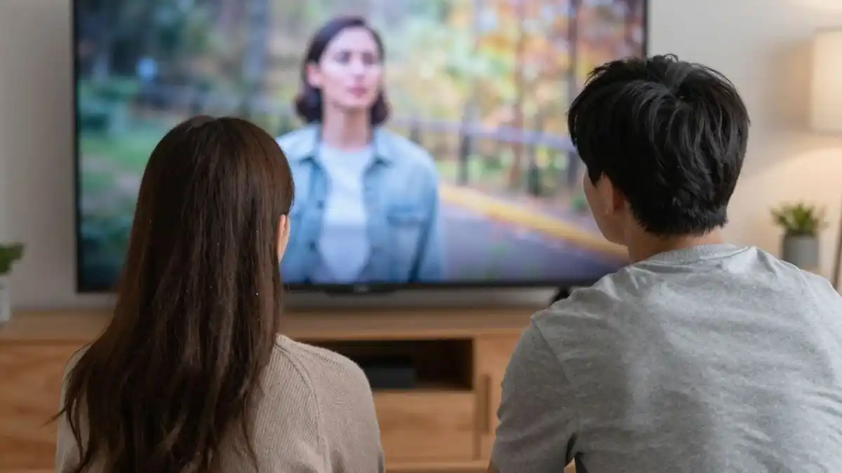 ¿Conviene comprar un televisor curvo? Ventajas y desventajas para tener en cuenta antes de elegir