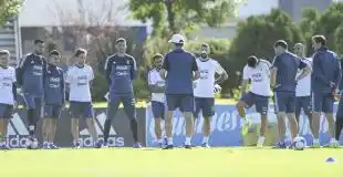 Eliminatorias: La Selección realizó su primera práctica para enfrentar a Chile