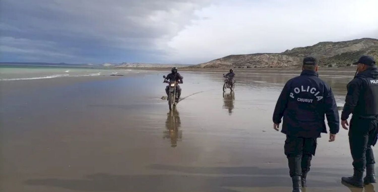 Buscan en Chubut a un joven que desapareció en el mar sobre una balsa casera