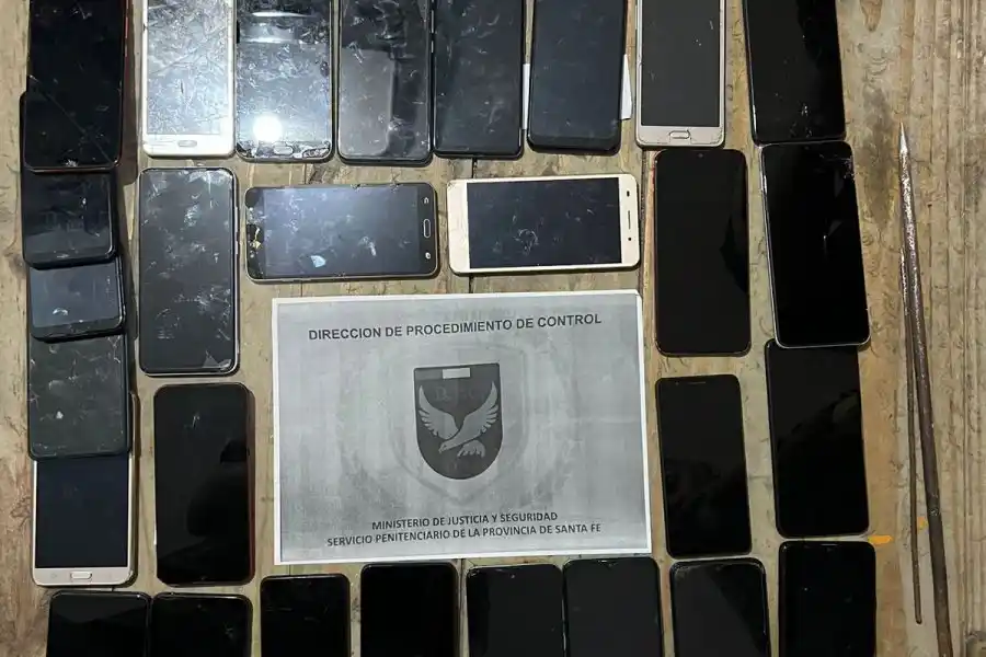 Provincia incautó 26 teléfonos celulares en una requisa en Coronda