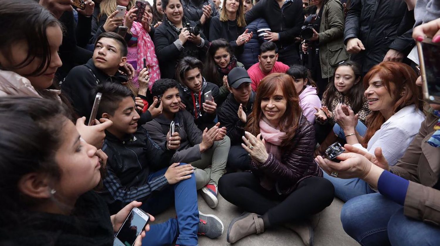 Cristina pidió la unidad opositora contra Cambiemos, pero recibió un rechazo masivo