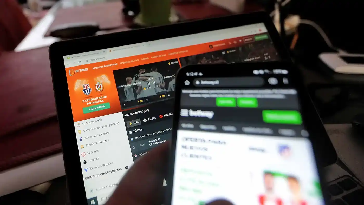 Las apuestas online y el latente riesgo de ludopatía juvenil, en la mira.