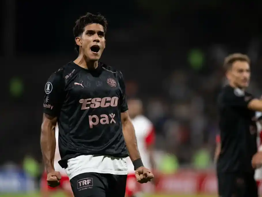 Platense ganó de local ante Independiente Santa Fe