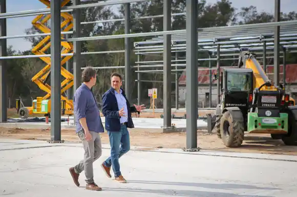 Luján: Cabandié supervisó el avance de obra del futuro centro ambiental