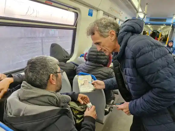 Katopodis lanzó la recta final de campaña arriba de los trenes: "El 7 de septiembre hay que frenar a Milei"