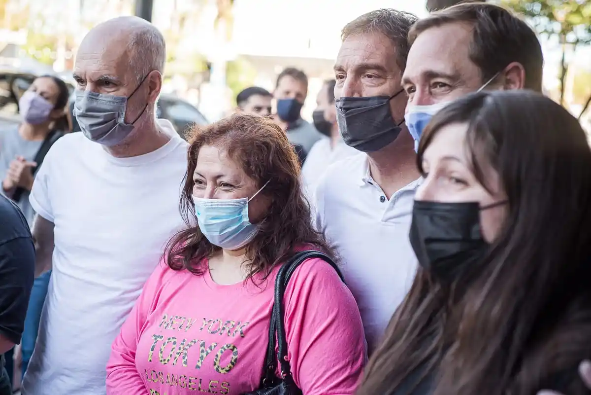 Santilli y Larreta recorrieron La Plata con Garro: "Tenemos la obligación de escuchar, caminar y recorrer"
