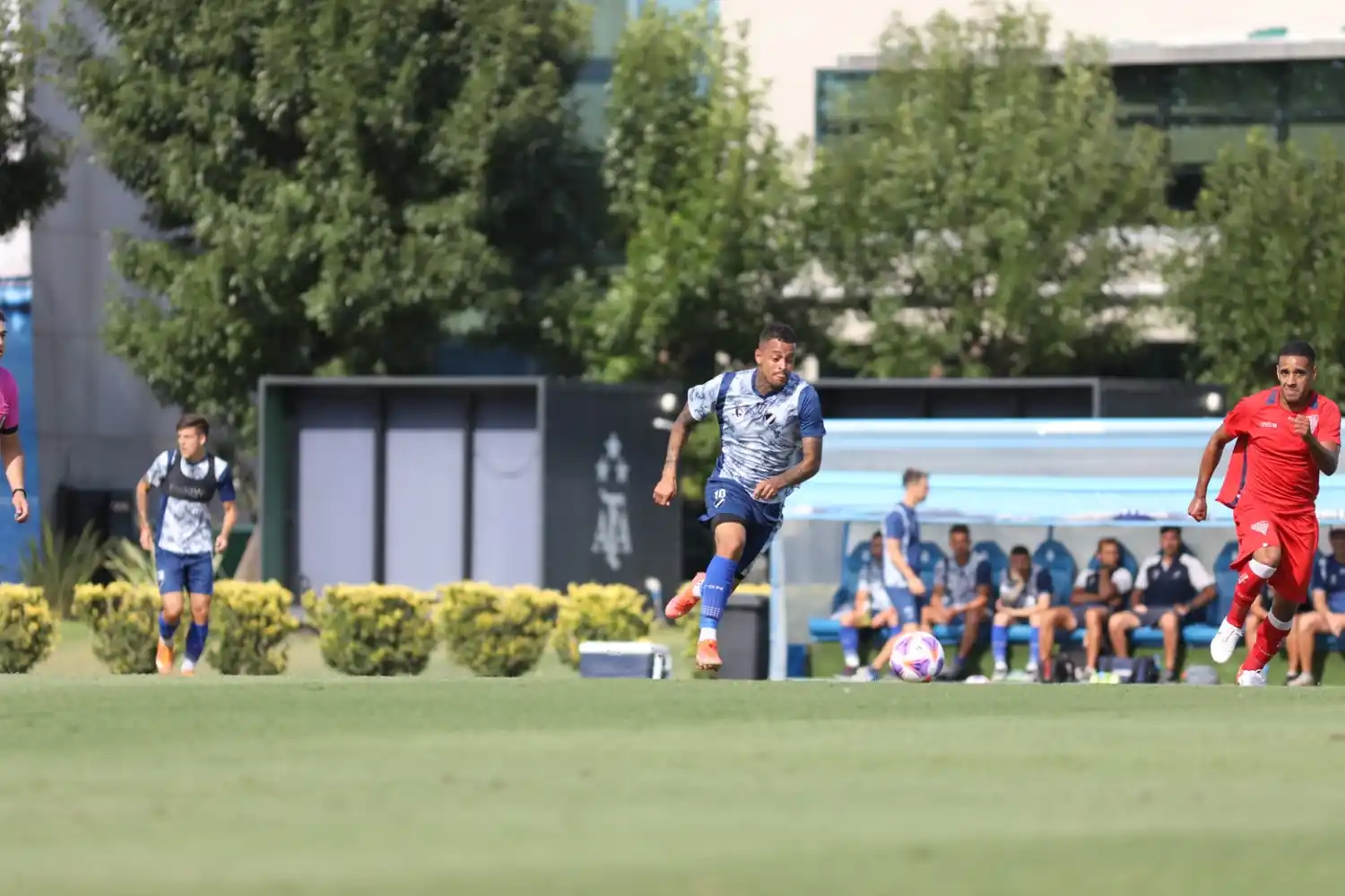 Alvarado cerró la salida de Vigevani y rescindió con Joao Rodríguez