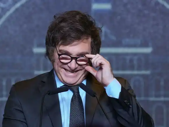 El Gobierno asegura que creció el empleo y el salario