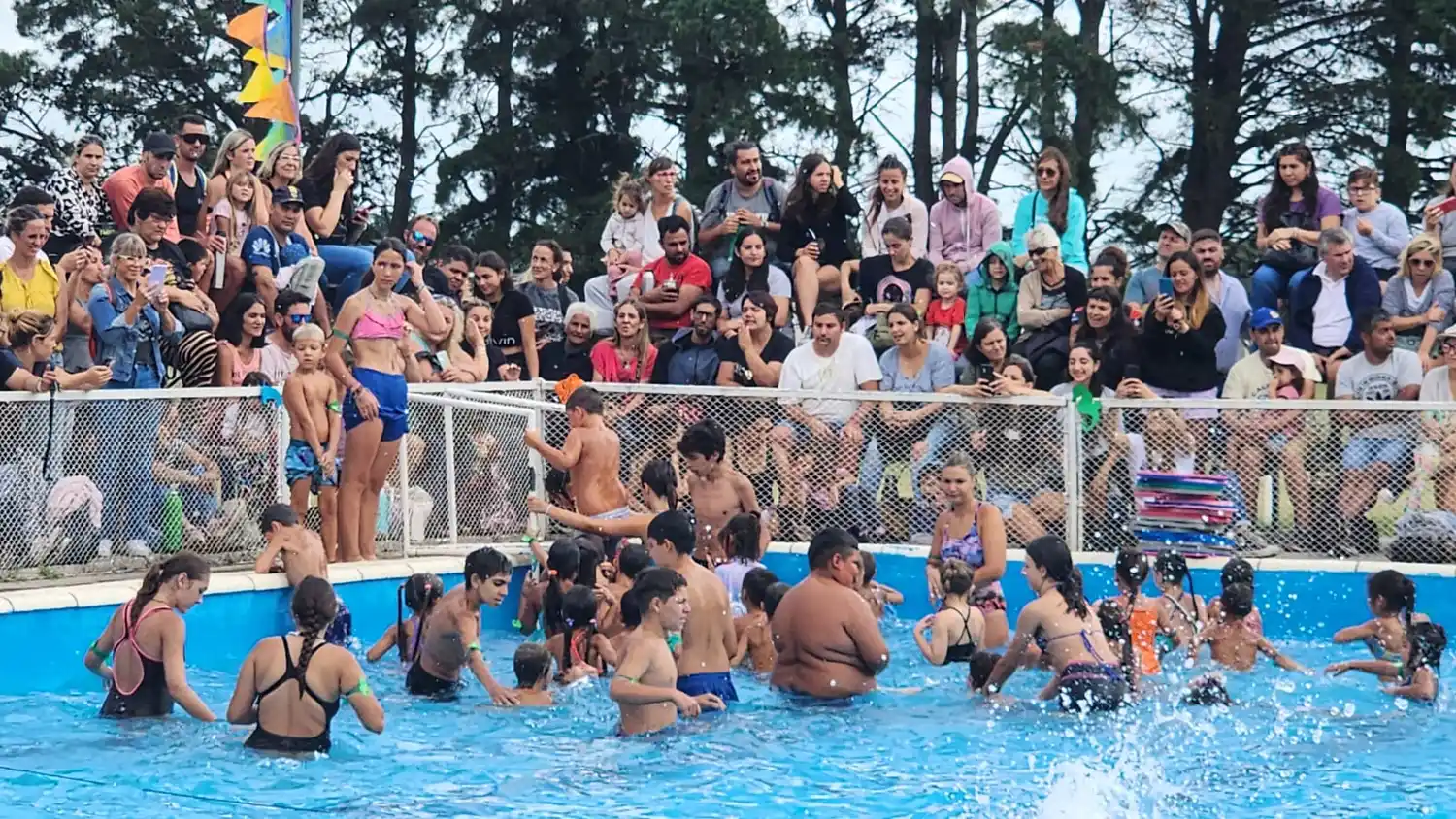 Multitudinario cierre de las colonias municipales de vacaciones