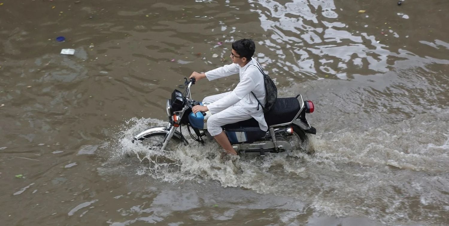 Lahore (Pakistán) bajo el agua el miércoles 9 de julio. Reuters