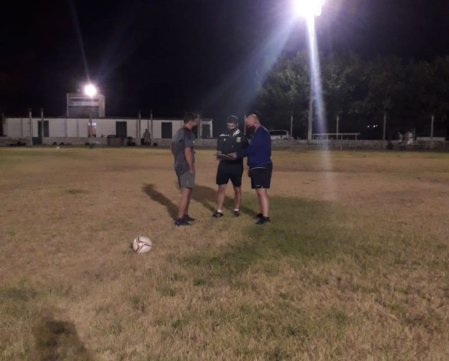 Tras ocho meses, La Esperanza volvió a entrenar en el Polideportivo Pablo Noat