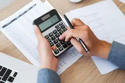 El Gobierno evalúa un profundo cambio fiscal que impactaría a más de dos millones de monotributistas