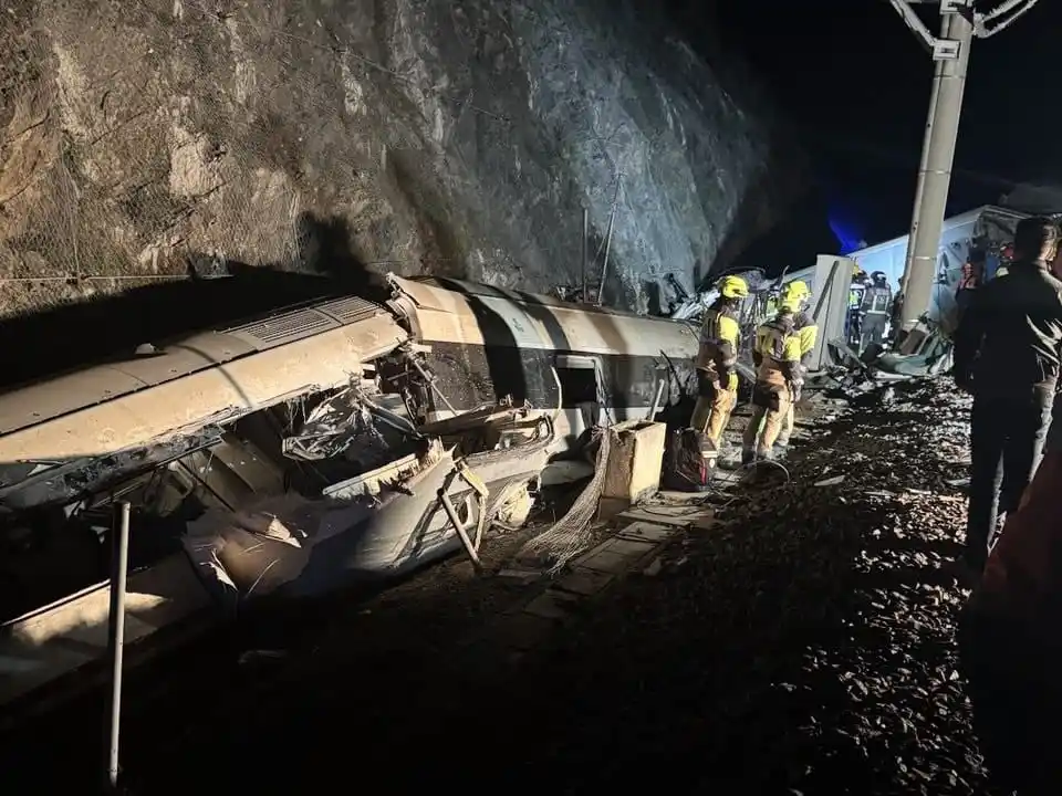 Tragedia. Dos trenes de alta velocidad chocaron en Córdoba, al sur de España.