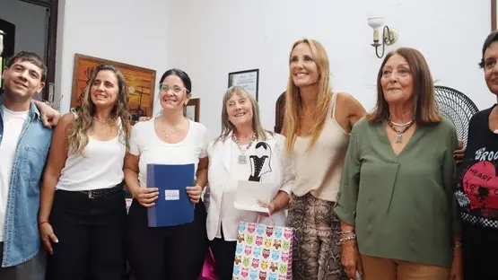 Fundación CONASED homenajeó a una de las voluntarias de LALCEC con el premio “La Delfina”