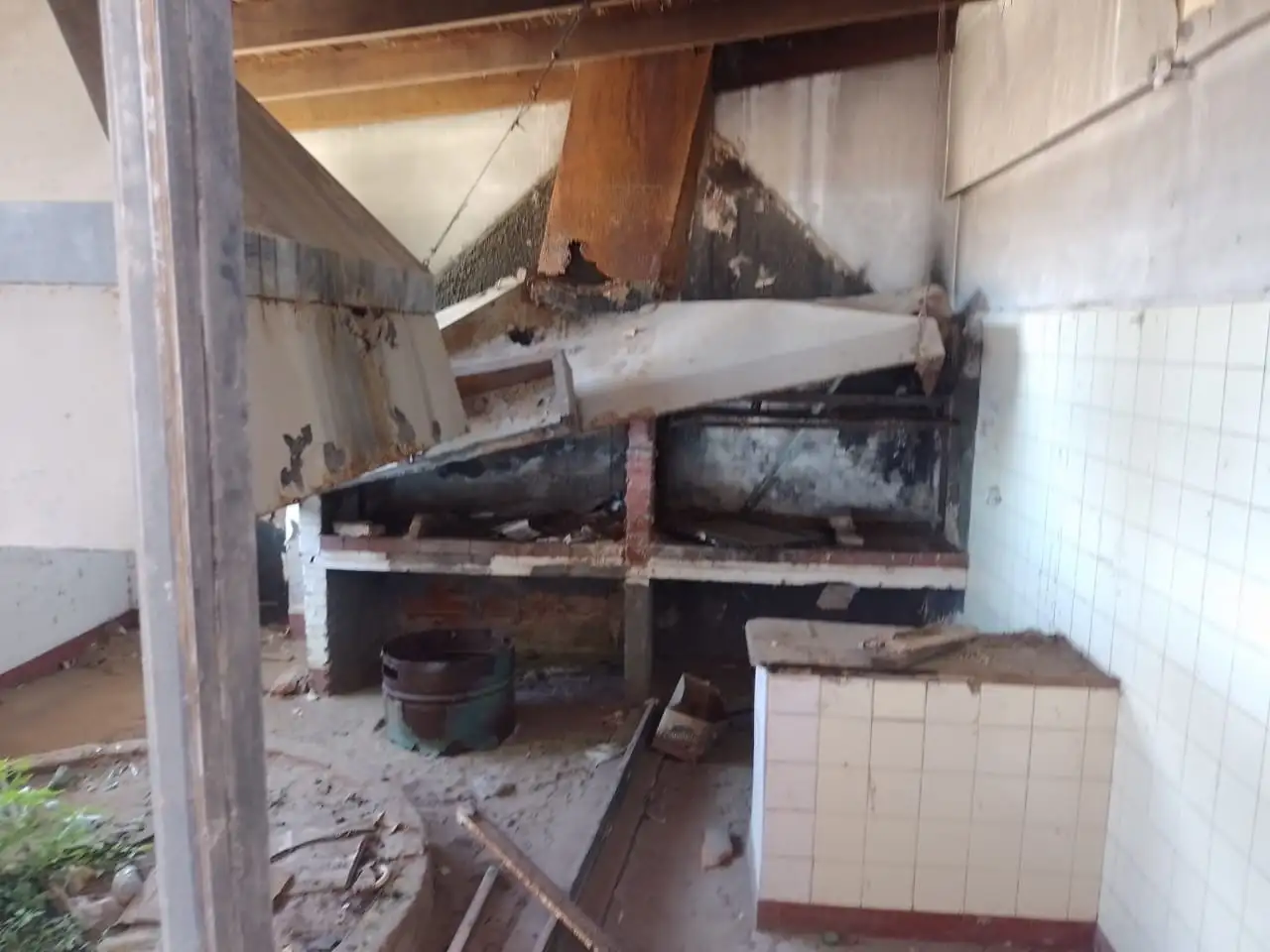 ACA ABANDONADO 5