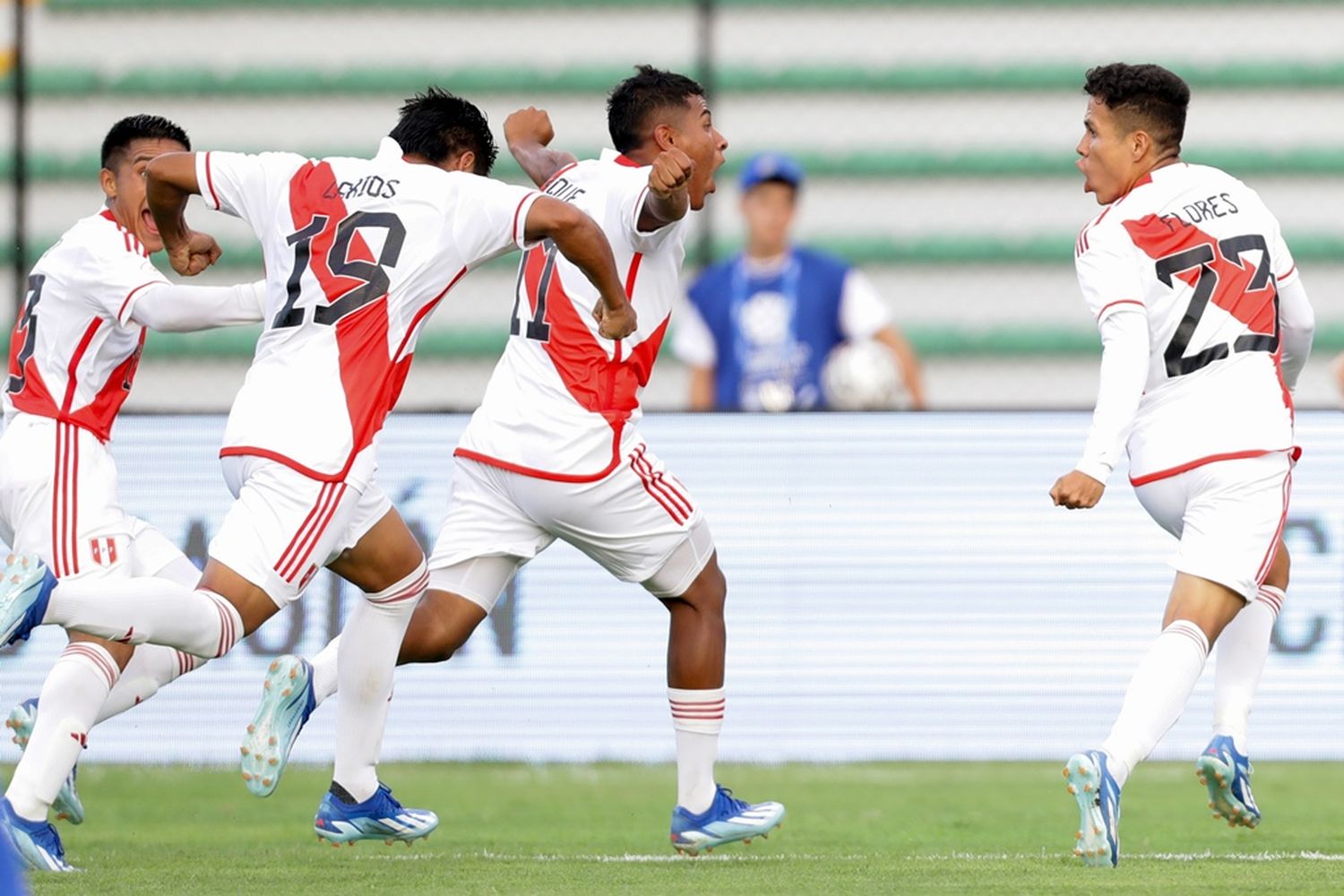 El festejo del gol de Perú.