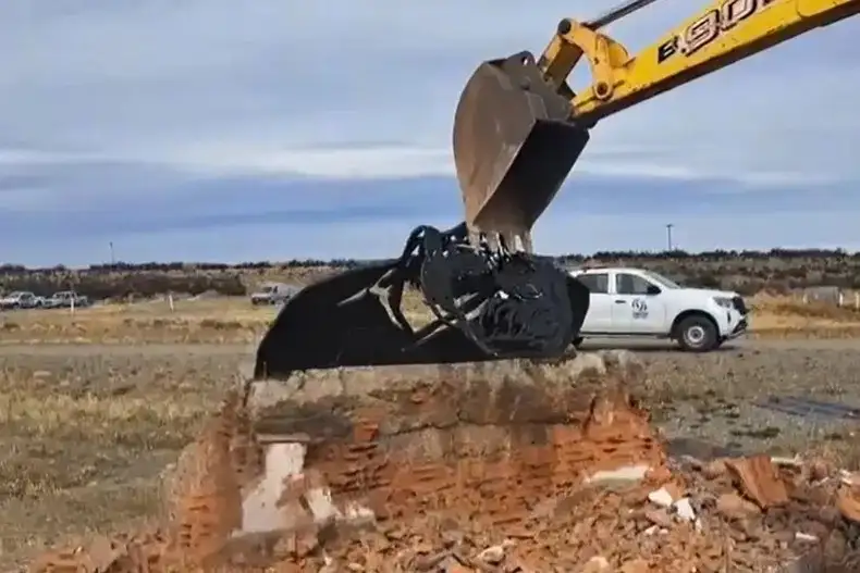 La estructura se ubicaba a un costado de la Ruta Nacional 3.