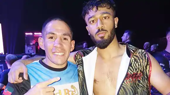 Caída por KOT de Leandro ”Musculito” Blanc en Inglaterra