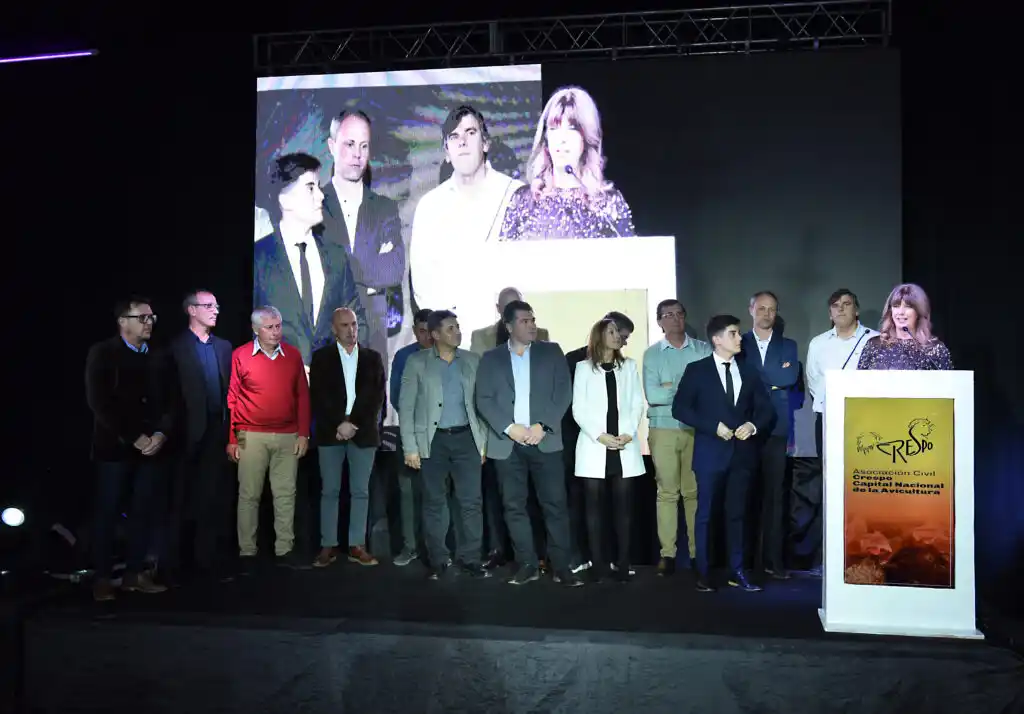 Crespo celebró el Día del Avicultor con una gala de reconocimiento