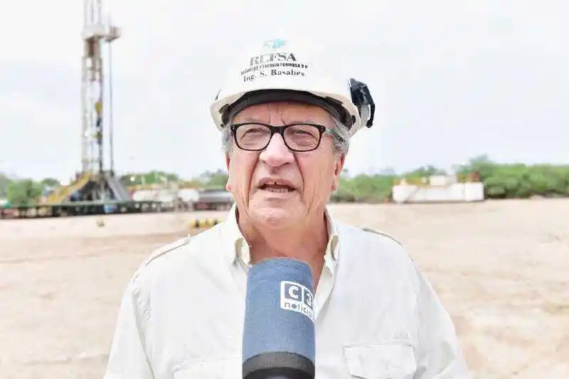 Trabajan en la limpieza y rectificación 
de un pozo petrolífero en Palmar Largo