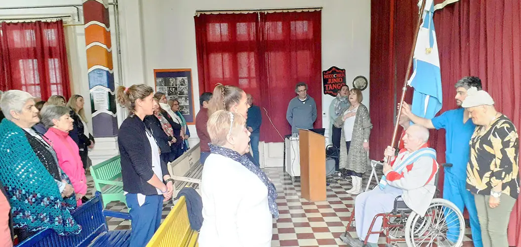 Teatro y emoción en el festejo de los 44 años del hogar Raimondi