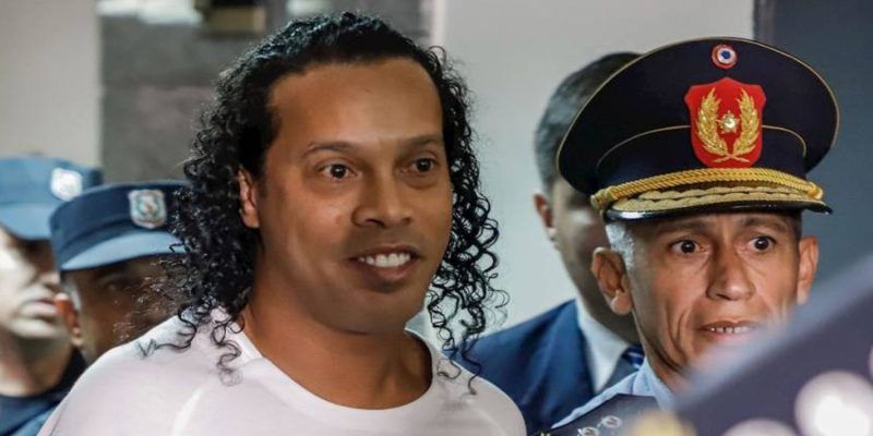 Ronaldinho es libre luego de seis meses detenido en Paraguay