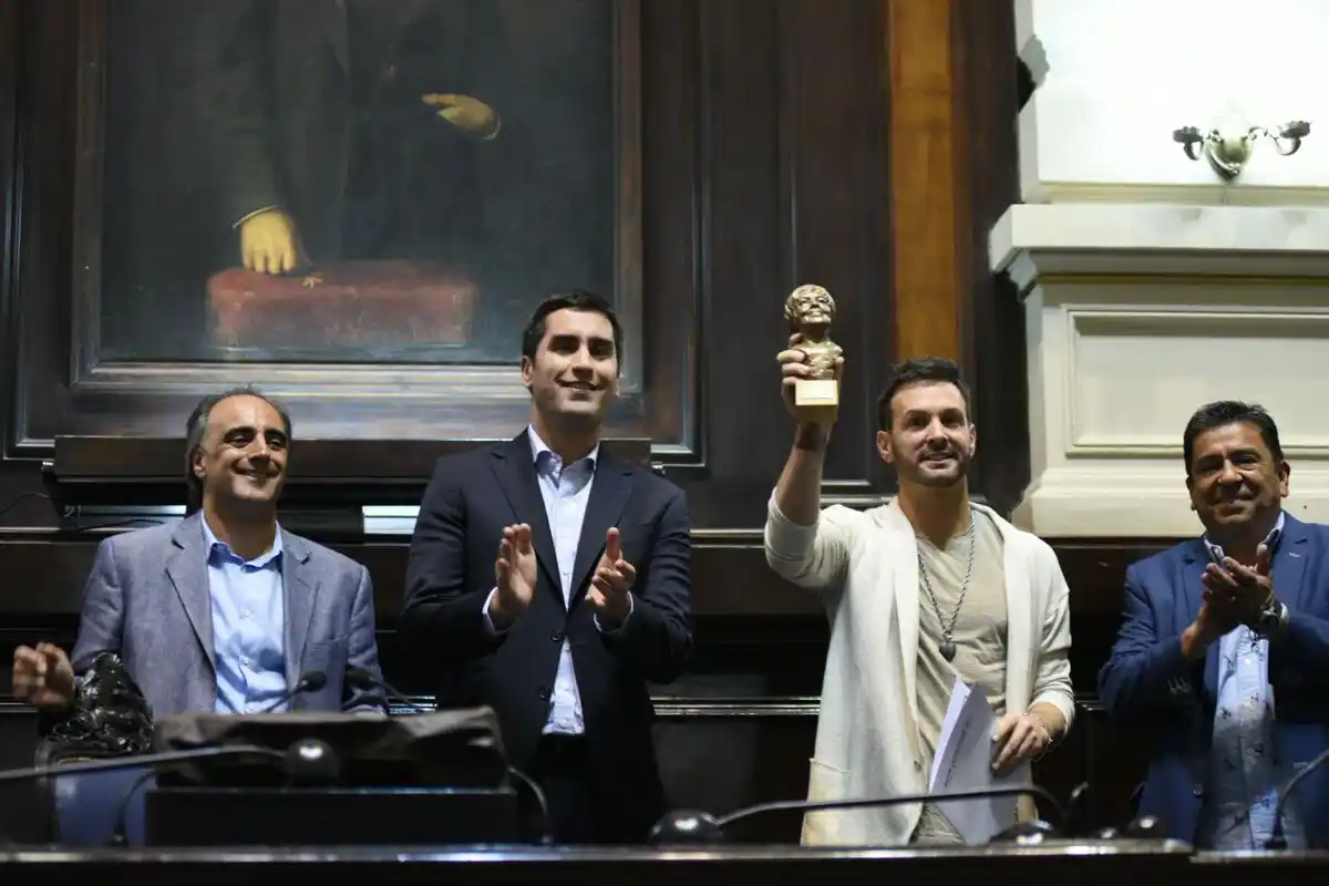 La Legislatura bonaerense distinguió a Axel