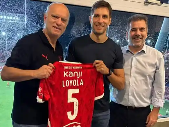 Independiente avanzó en Copa Argentina y dejó una postal política: foto de Passaglia, Grindetti y Ritondo en San Nicolás