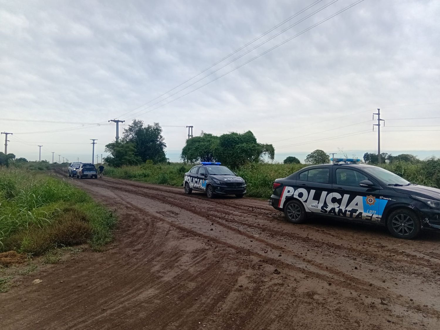 Robo, fuga y persecución en barrio Álamos del Aeroclub: encañonaron a un vecino y terminaron detenidos