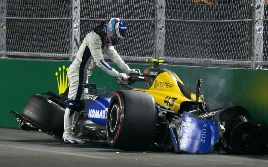 A pesar del incidente, logró superar a su compañero Albon por siete décimas en la Q1