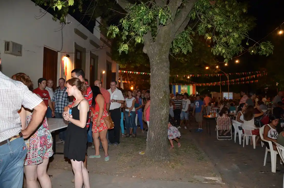 La 18º Fiesta Zonal de la Pizza inicia su programa con la tradicional venta de pizzas y postres para llevar